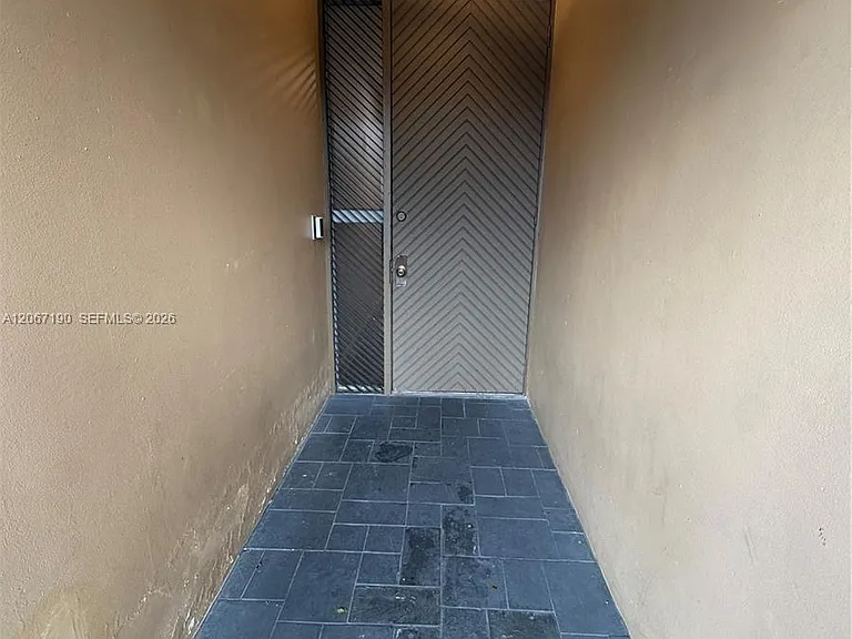 16022 Kilmarnock Dr #16022 — Photo 3
