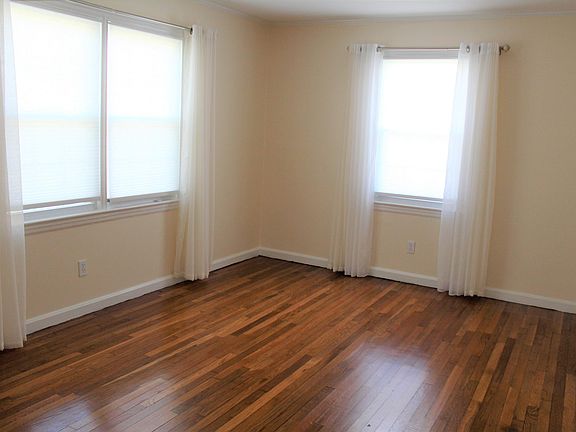 3rd image of 3325 Bannon Avenue