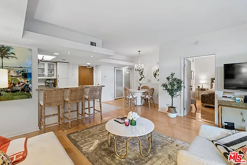13700 Marina Pointe Dr Photo 1