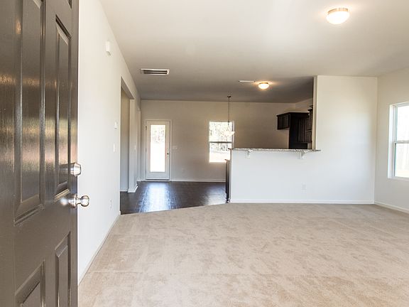 5th image of 189 Hidden Lakes Dr