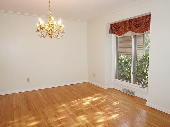 5th image of 3101 Corlear Dr