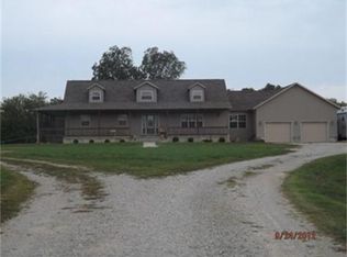 13869 E Mission Rd, Nevada, MO 64772