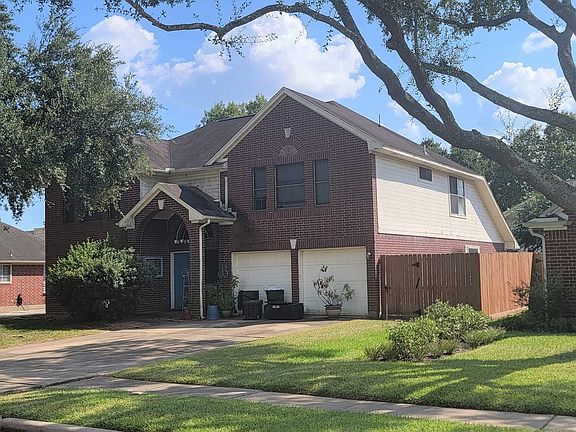 2nd image of 1904 N Mission Cir