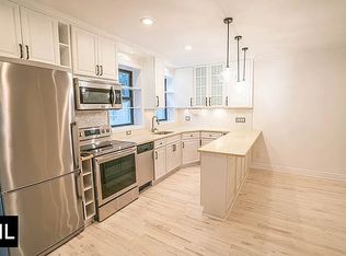 216 Hall St, Brooklyn, NY 11205