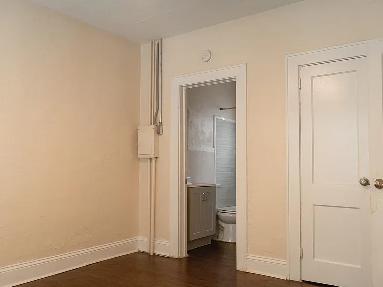515 N Monroe St — Photo 17