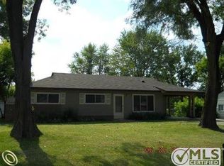 1980 Henbert Rd, West Bloomfield, MI 48324