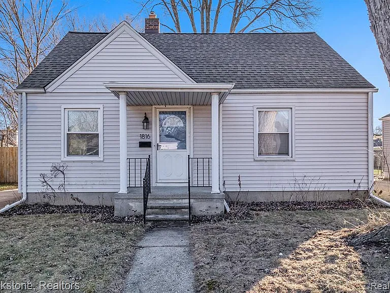 1816 Dallas Ave — Photo 6