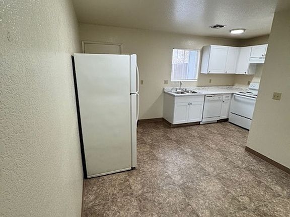 4th image of 863 Shiloh Ct #3