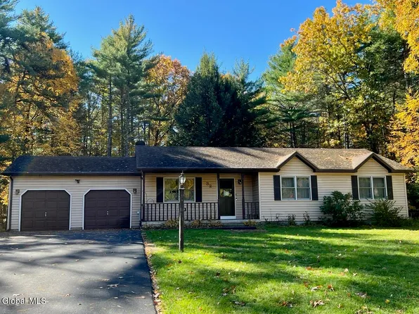 32 Linette Lane, Queensbury, NY 12804