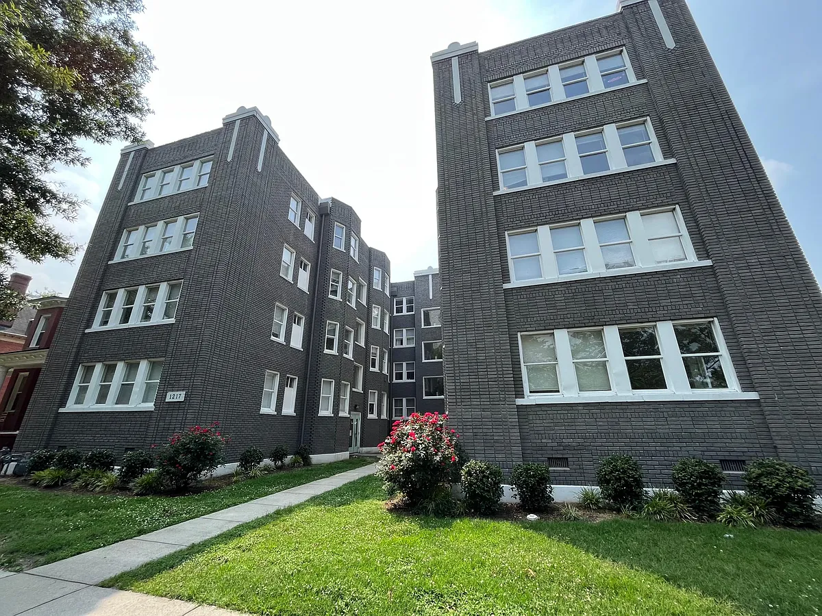 Building Photo - 1217 Colonial Ave