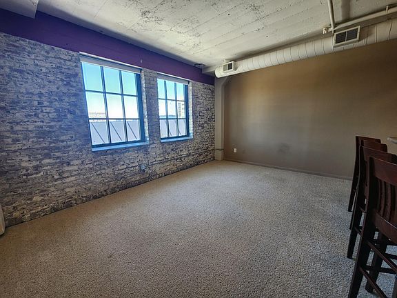 5th image of 1024 Dodge St APT 503