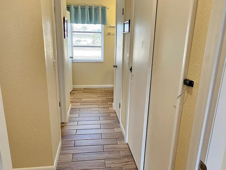 426 Pineview Dr — Photo 25
