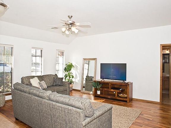 4th image of 3704 Beal Ave