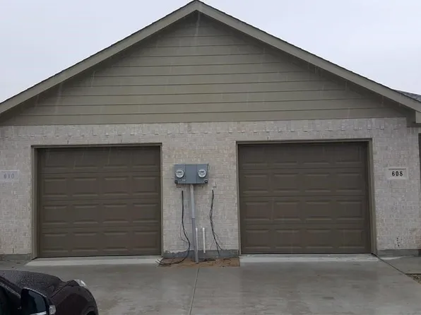 608 N 6th St, Gunter, TX 75058