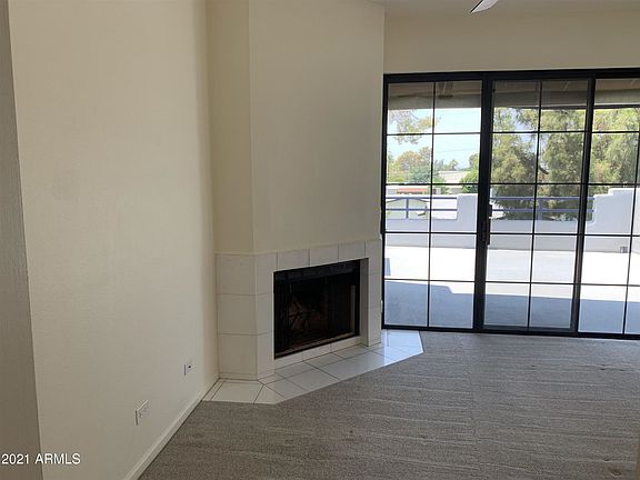 3rd image of 902 W Glendale Ave Unit 211