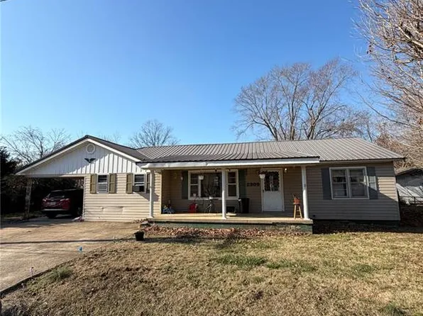 2309 Thomas St, Poplar Bluff, MO 63901