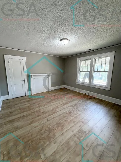 3 bed, 1300 sqft, $1,250 — Photo 3