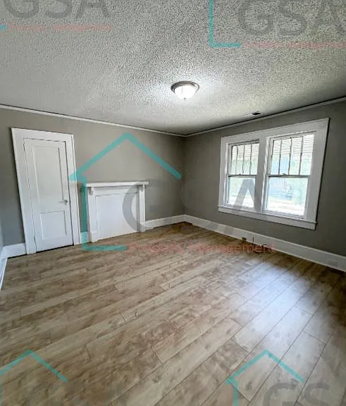 19 Watson Ave — Photo 3