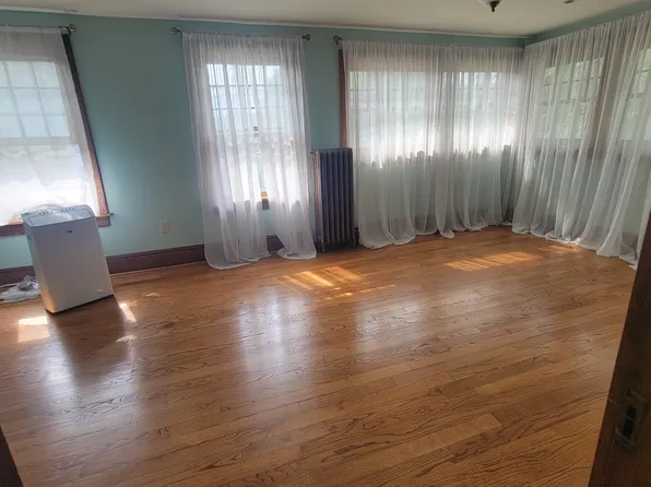 93 James St, Kingston, PA 18704