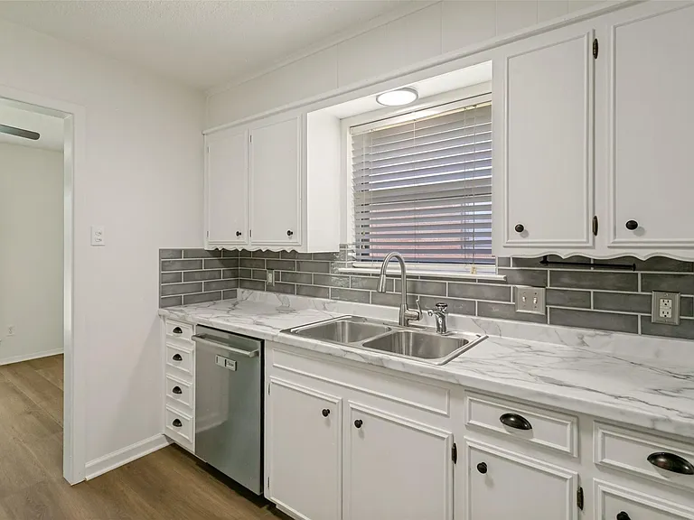 4009 Twilight Dr S — Photo 11