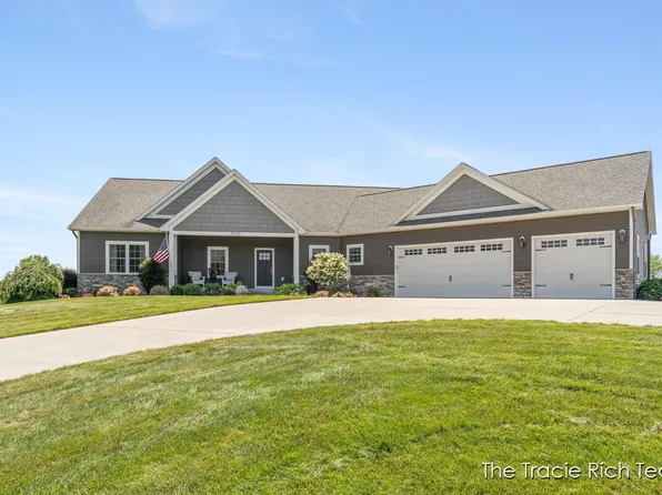 5930 Twelve Mile Rd NE, Rockford, MI 49341
