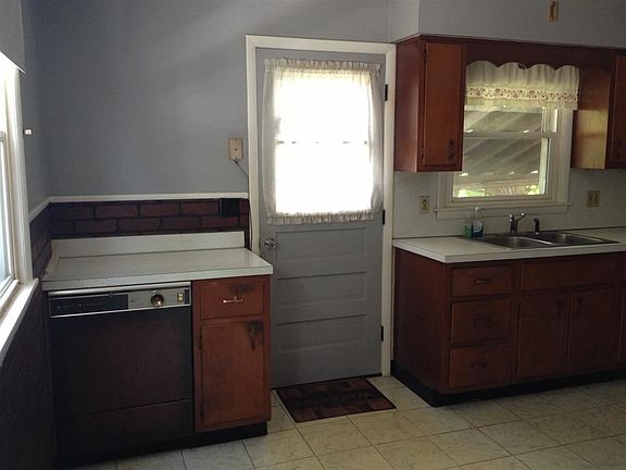 5th image of 68 Holmes Ct
