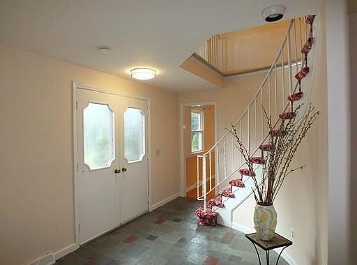 3rd image of 86 Greenmeadow Dr