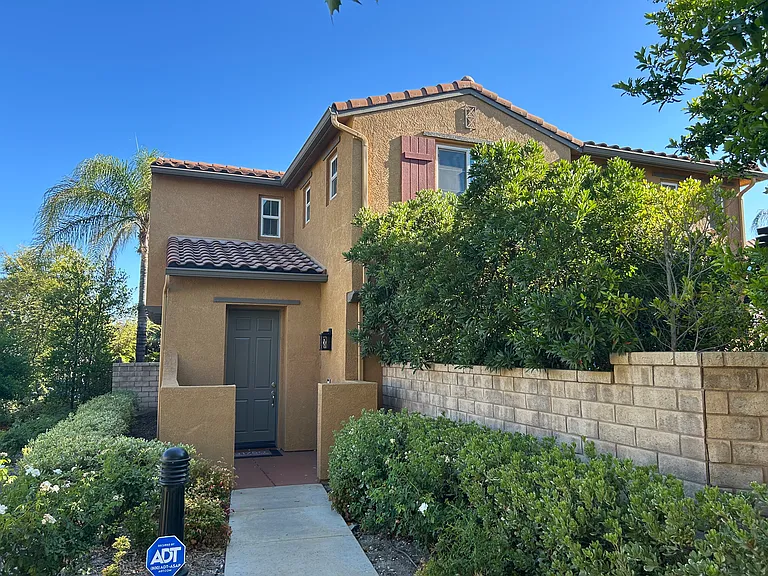 31750 Paseo De Castaic — Photo 1