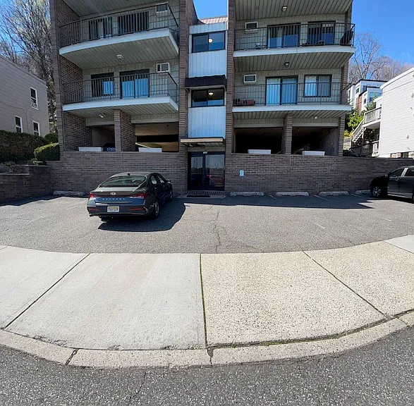 148 Undercliff Ave #2 — Photo 1