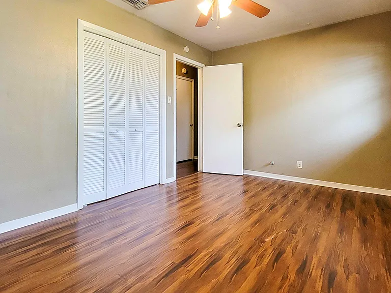 8522 Bradford Dr — Photo 11