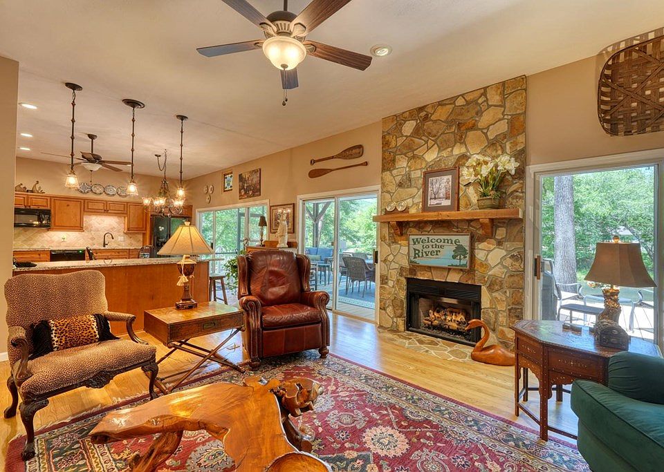 16th image of 198 Riverbend Dr