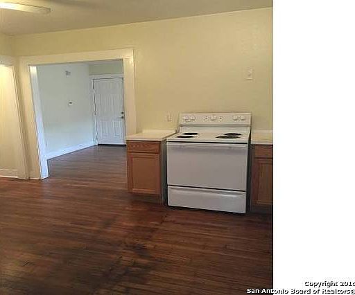 3rd image of 371 Lone Star Blvd