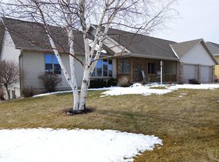 718 12th St SE, Orange City, IA 51041
