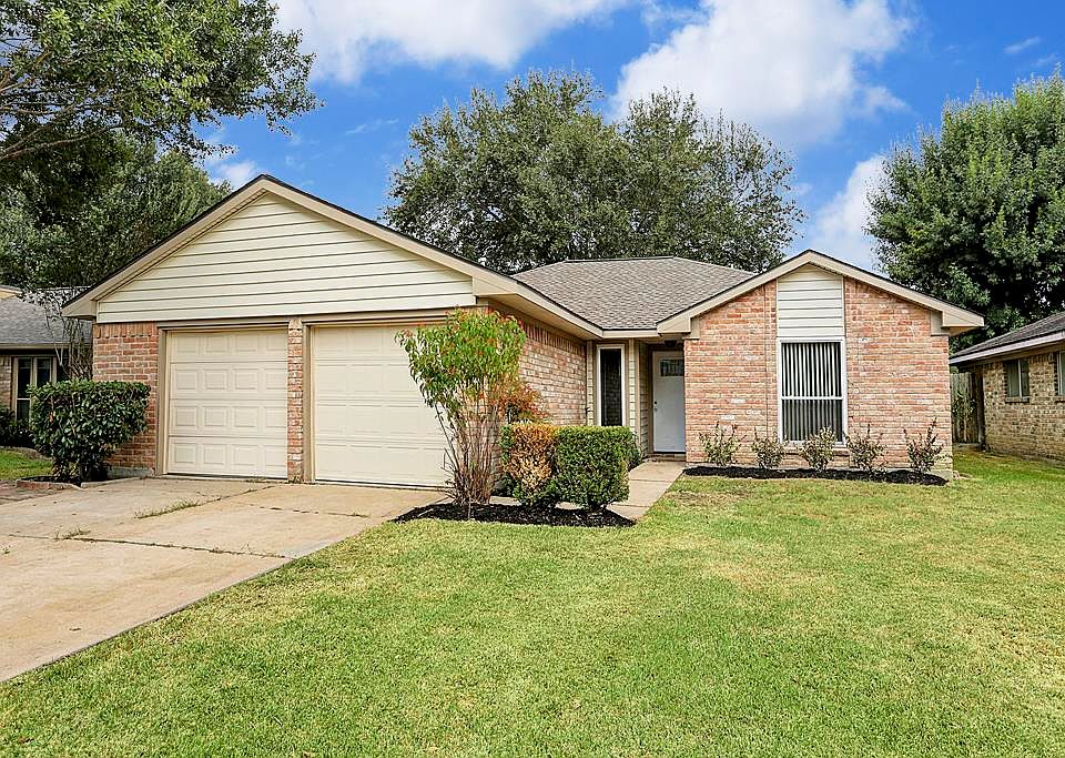 1st image of 22722 Red River Dr