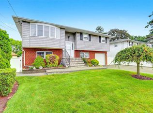 73 N Sheridan Ave, Bethpage, NY 11714