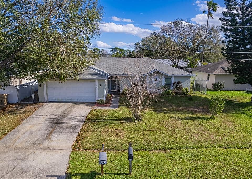 1st image of 207 Balboa Dr