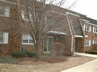 2427 Ogden Ave APT 10, Downers Grove, IL 60515