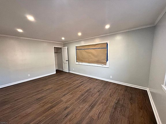 4th image of 168 Tuxedo Pkwy Floor 2