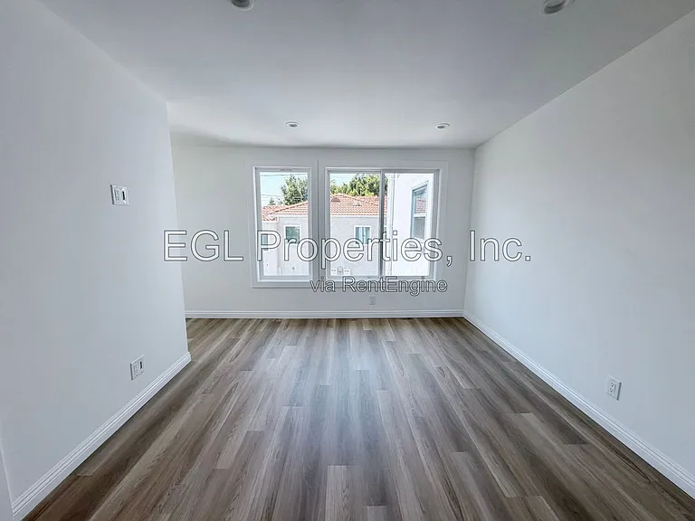 848 S Detroit St — Photo 6