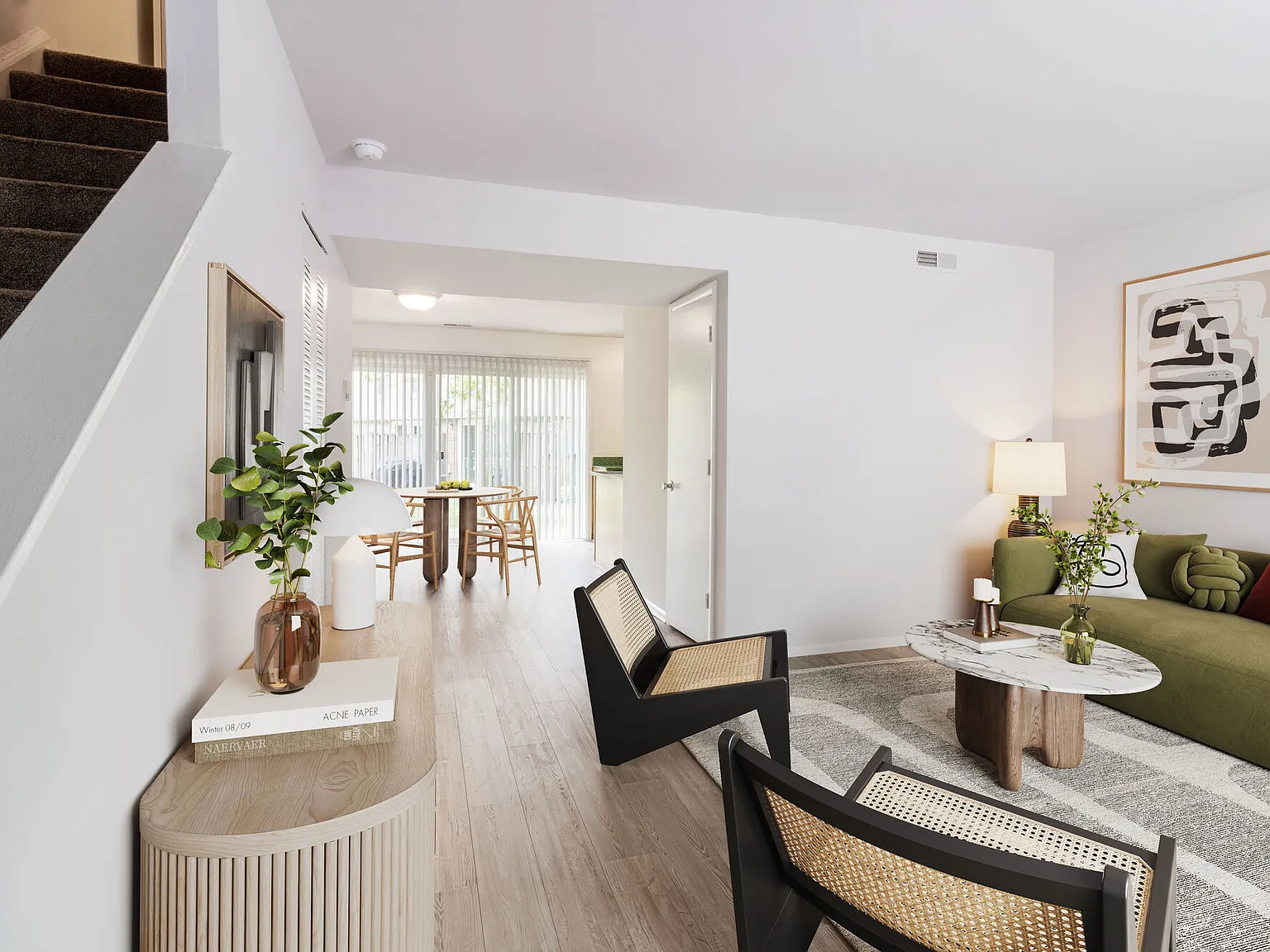 Cloverleaf Lake Townhouse Apartments — Photo 1