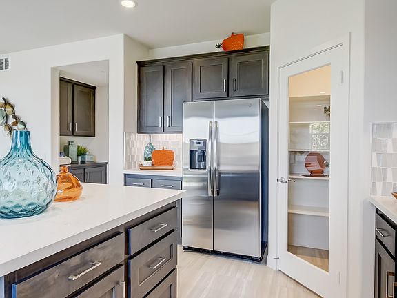 Perfect island with storage space