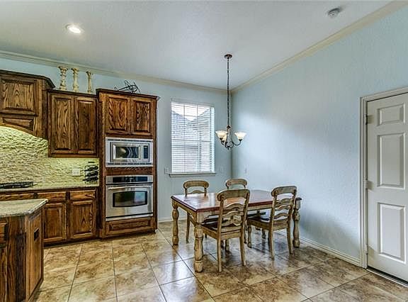 5th image of 11039 Apple Valley Dr