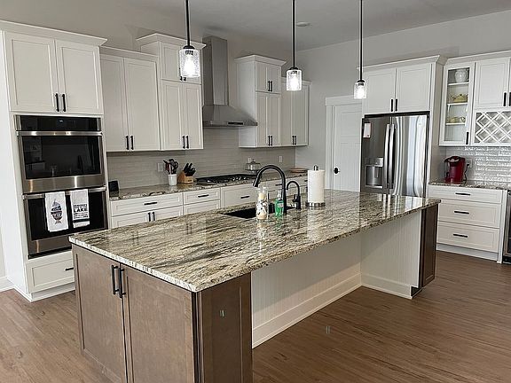 3rd image of 2312 Catalpa Dr