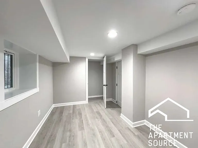 1536 N Hamlin Ave #G — Photo 16