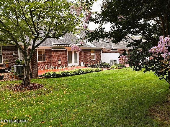 3rd image of 533 Concord Villas Way