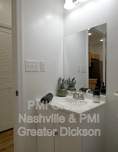 8055 Maple St — Photo 10
