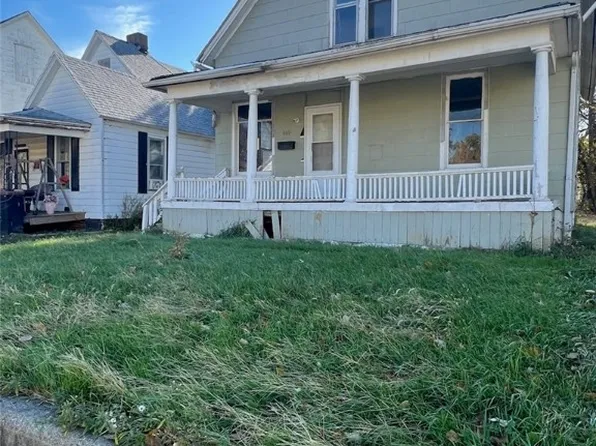 869 W Grand Ave, Decatur, IL 62522