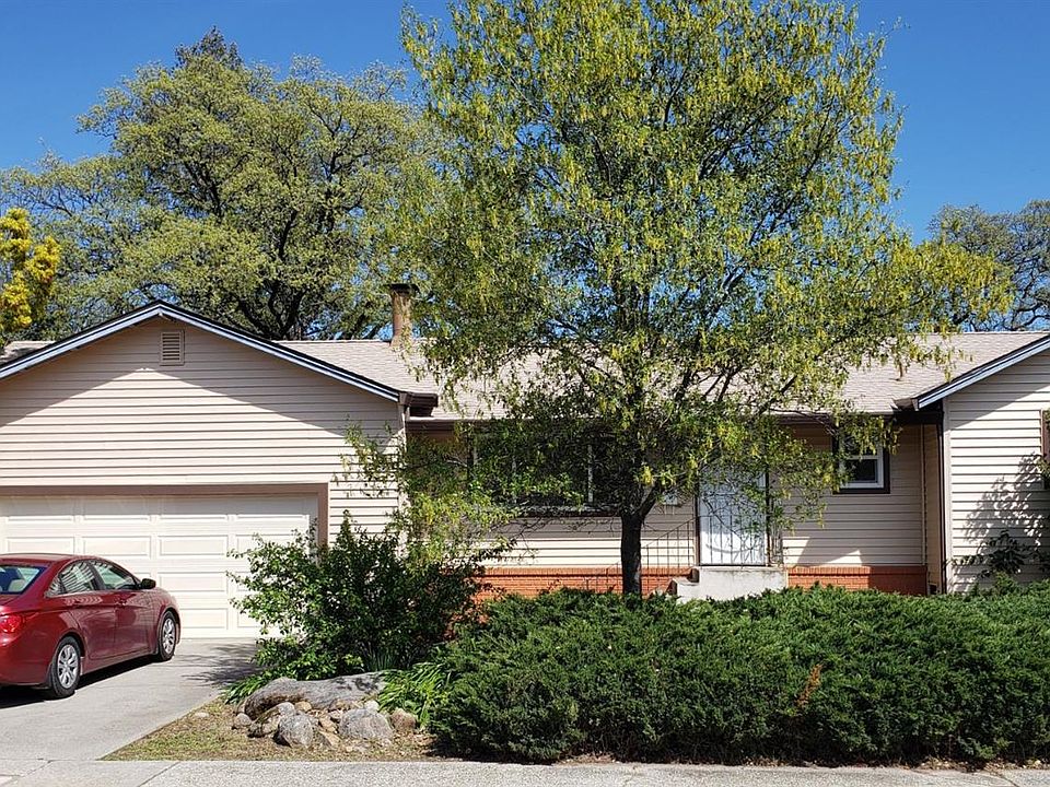 2nd image of 217 Katherine Way
