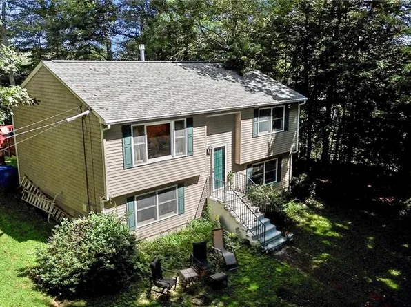 107 Gough Ave, West Warwick, RI 02893
