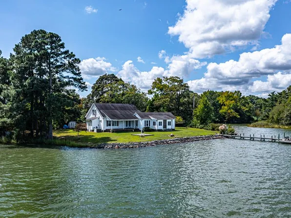 1841 Ditchley Rd, Kilmarnock, VA 22482